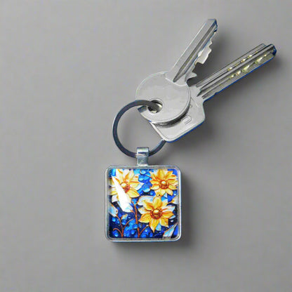 Keyring with a colourful glass domed image