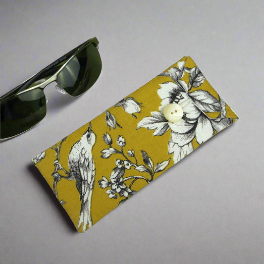 Soft padded eyeglass pouch