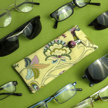 Soft padded eyeglass pouch