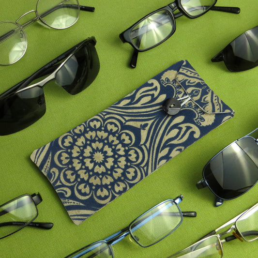 Soft padded eyeglass pouch